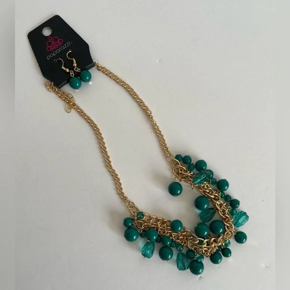 NEW Elegant Gold and Green Beaded Necklace & Earring Set - Picture 4 of 4